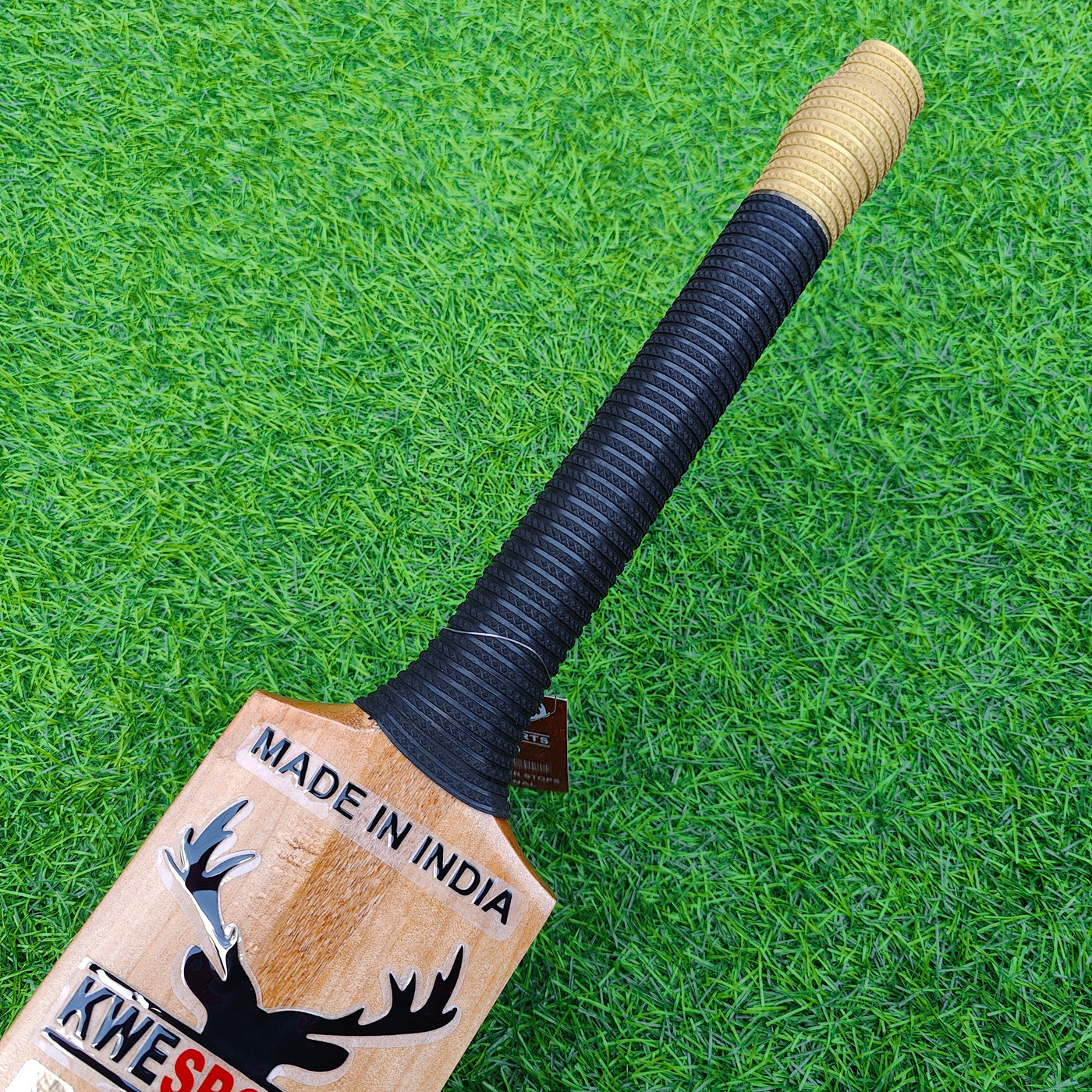 Kwesports Venom Pro Kashmir willow Hard tennis bat - Gold Edition